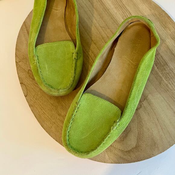 Aerosoles Lime Green Soft Suede Slip on Comfy Loafer Shoe Women's Size 8.5 - Picture 1 of 11